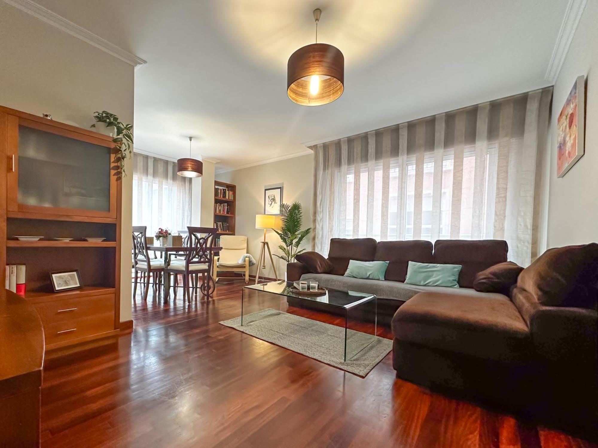 Apartamento Completo, Amplio, Muy Iluminado Y Con Plaza De Garaje Incluida. O Grove Exterior foto